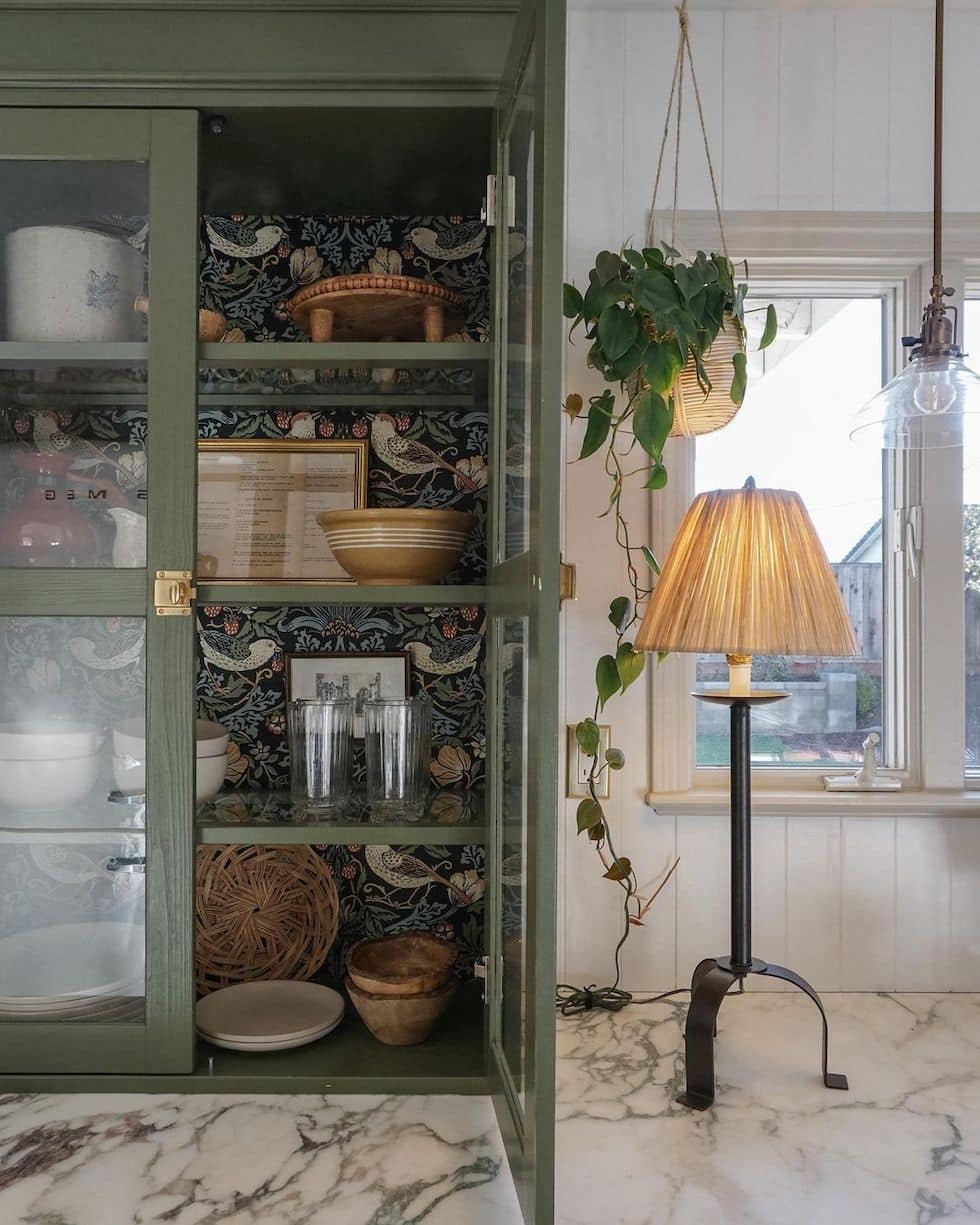5 Pretty Rooms Decorated with Green: Sunday Strolls & Scrolls